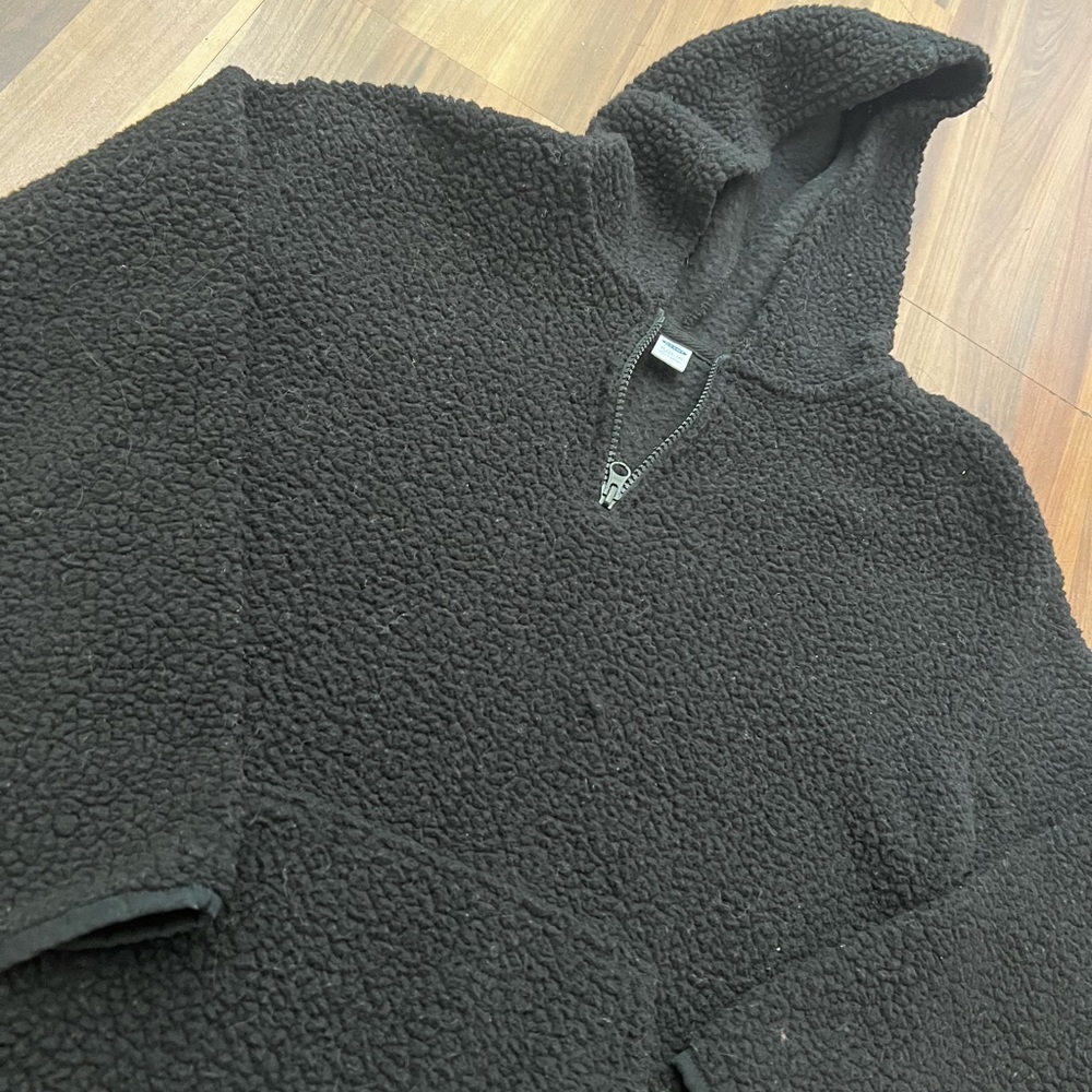 Boys Old Navy pullover sweater - Picture 2 of 7